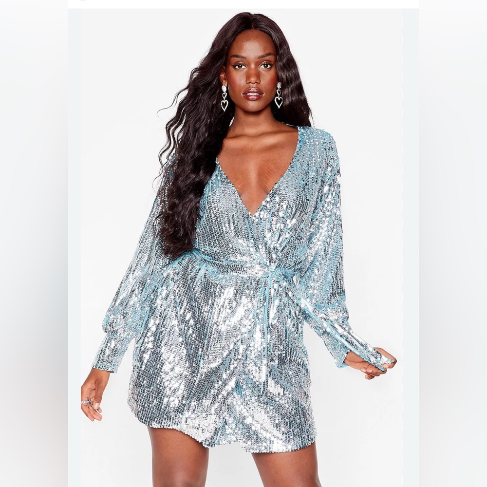 Like New! BOOHOO Silver Sequin Long Sleeve Dress